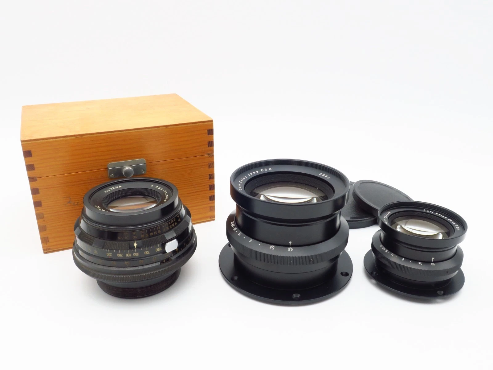 Historische Objektive aus einer Fototechnik-Sammlung